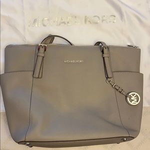 michael kors jet set pebbled leather tote